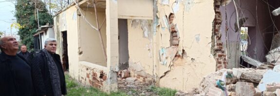 Δήμος Κορδελιού – Ευόσμου: Συντονισμένη επιχείρηση κατεδάφισης ετοιμόρροπων και επικίνδυνων κτιρίων (pics)