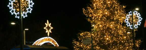 Δήμος Κορδελιού - Ευόσμου: Σε μία απέραντη χριστουγεννιάτικη γιορτή μετατράπηκε η οδός Αντώνη Τρίτση (pics)