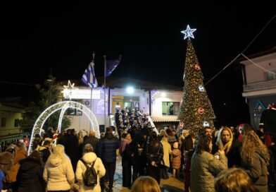 Δ. Ωραιοκάστρου: Φωταγωγήθηκαν τα χριστουγεννιάτικα δέντρα σε Δρυμό και Πεντάλοφο (pics)