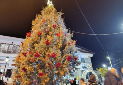 Δ. Ωραιοκάστρου: Φωταγωγήθηκαν τα χριστουγεννιάτικα δέντρα σε Μελισσοχώρι, Πετρωτό, Νεοχωρούδα και Νέα Φιλαδέλφεια