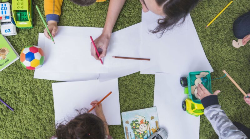 Θεσσαλονίκη: Πατέρας μπούκαρε σε παιδικό σταθμό, άρπαξε τα παιδιά του και εξαφανίστηκε