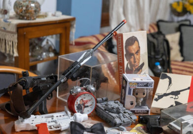 Ο Τζέιμς Μποντ «ζει» στο Ρετζίκι: Η εντυπωσιακή συλλογή ενός φανατικού συλλέκτη του πράκτορα 007