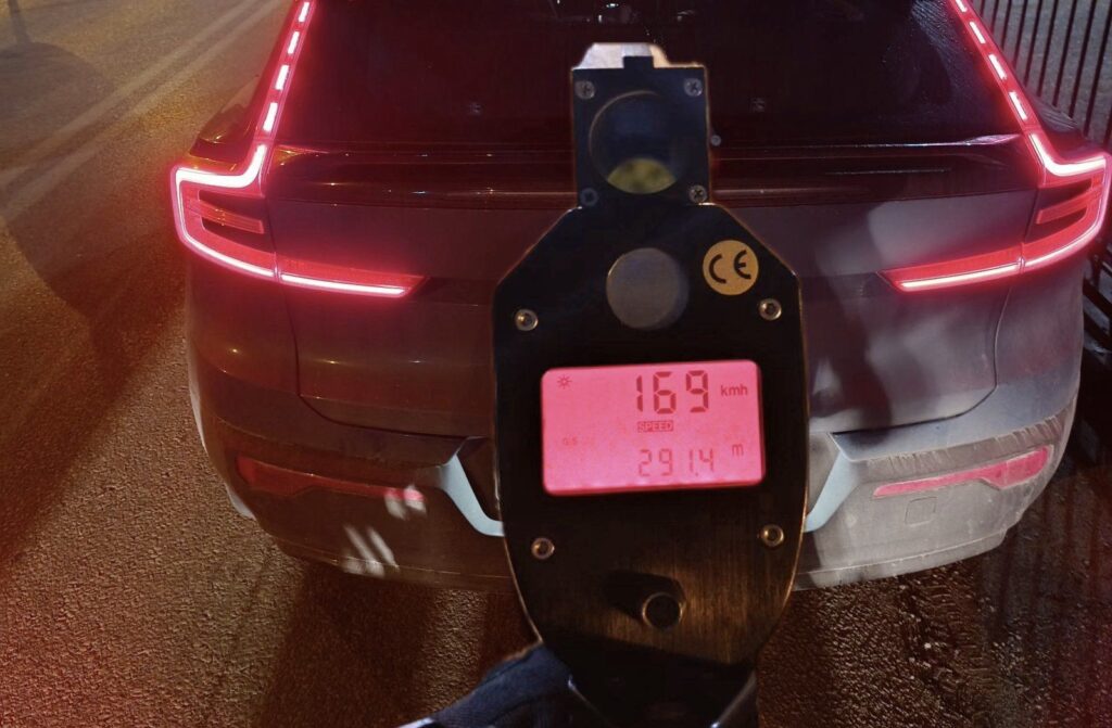 "Βαρύ" πόδι στο γκάζι - Έτρεχαν με 169 στη Μουδανιών και με 164 στην Περιφερειακή!