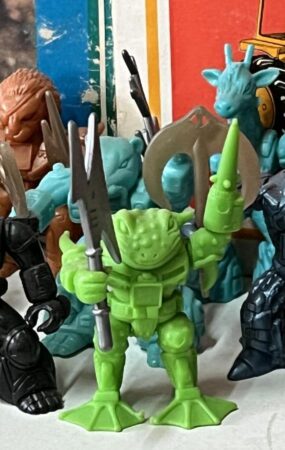 Ο «συλλεκτικός» Τζέιμς Μποντ συναντά τα παιχνίδια μιας άλλης εποχής στη «Vintage Toys»