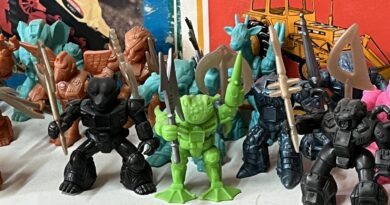 Ο «συλλεκτικός» Τζέιμς Μποντ συναντά τα παιχνίδια μιας άλλης εποχής στη «Vintage Toys»