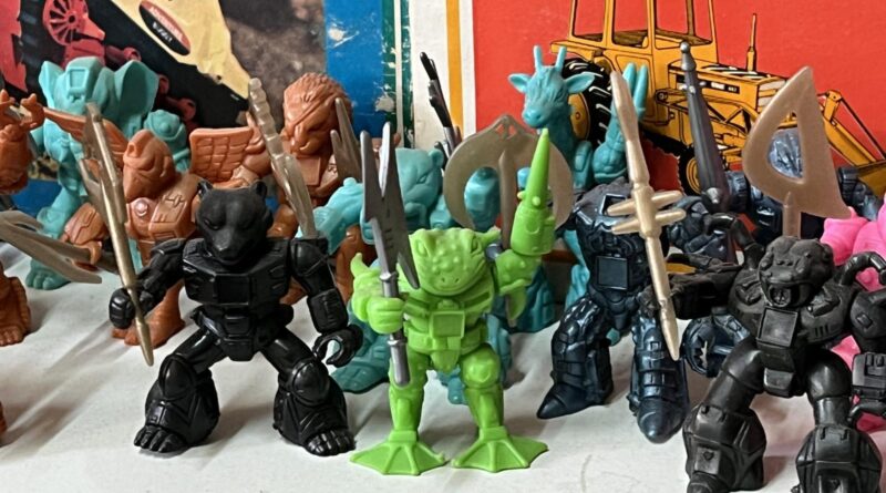 Ο «συλλεκτικός» Τζέιμς Μποντ συναντά τα παιχνίδια μιας άλλης εποχής στη «Vintage Toys»