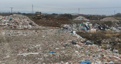 Άδειαζαν μπάζα σε χωράφι σε περιοχή του Δήμου Δέλτα από το 2020 - 6 συλλήψεις (pics)