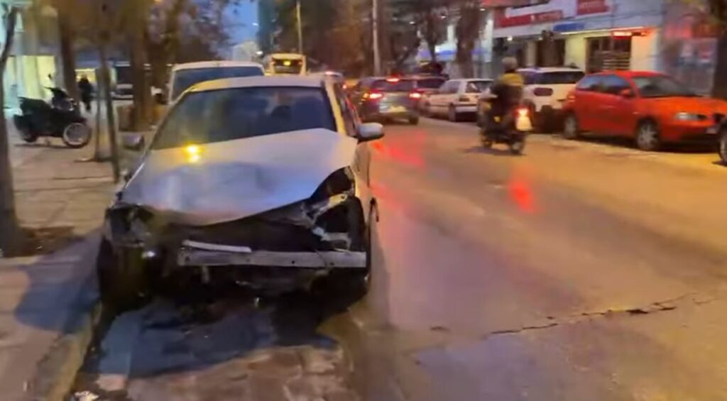Θεσσαλονίκη: Μεθυσμένη οδηγός έπεσε σε 15 παρκαρισμένα οχήματα, κατάστημα και περίπτερο!