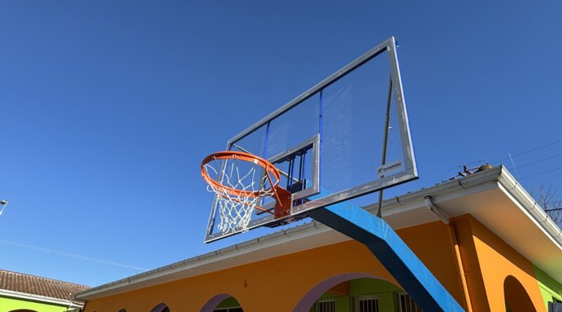 Δήμος Δέλτα: Επιδιόρθωση και αντικατάσταση ταμπλό και μπασκετών σε σχολεία και δημοτικούς χώρους άθλησης (pics)