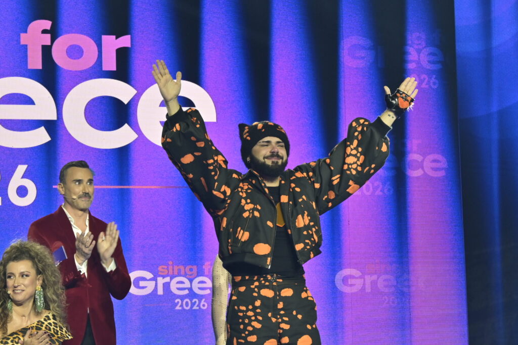 Eurovision 2026: Ποιος είναι ο Akylas που σάρωσε στον εθνικό τελικό και θα εκπροσωπήσει την Ελλάδα με το «Ferto»