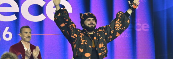 Eurovision 2026: Ποιος είναι ο Akylas που σάρωσε στον εθνικό τελικό και θα εκπροσωπήσει την Ελλάδα με το «Ferto»