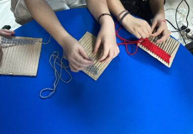 Με επιτυχία ολοκληρώθηκε η δράση «Αργαλειός: νήματα και υφασματοϊστορίες» στη Δημοτική Βιβλιοθήκη Ωραιοκάστρου