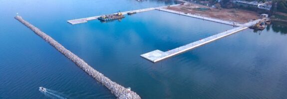 Υπογράφηκε η σύμβαση για την ανάπλαση της χερσαίας ζώνης του Αλιευτικού Καταφυγίου στη Ν. Κρήνη - Παραδίδεται το φθινόπωρο (pics)