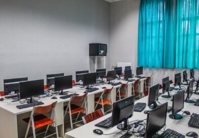 Εγκαινιάστηκε η νέα αίθουσα Πληροφορικής στο 1ο Δημοτικό Σχολείο Νέας Μαγνησίας (pics)