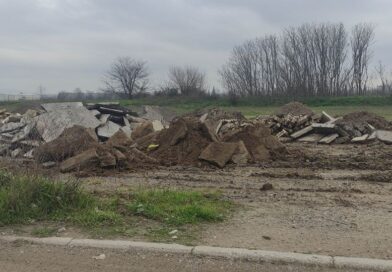 Σίνδος: 4 συλλήψεις για ρύπανση - Έθαβαν τόνους μπαζών σε χωράφια (pics)