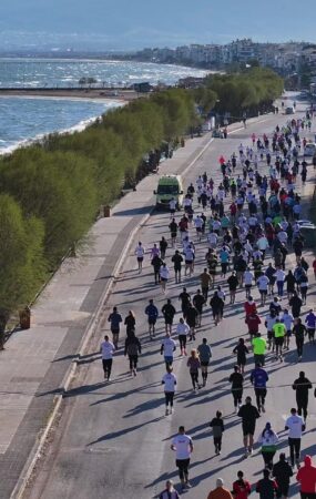 Σπουδαίες επιδόσεις και καταπληκτικές εμπειρίες για 2.000 δρομείς στον 3ο Παράκτιο Ημιμαραθώνιο Θερμαϊκού «Αντώνης Ματζάρης»!