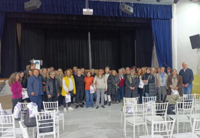 Δ. Ωραιοκάστρου: Τιμήθηκαν οι γυναίκες που φροντίζουν για την καθαριότητα σχολείων και δημοτικών κτιρίων