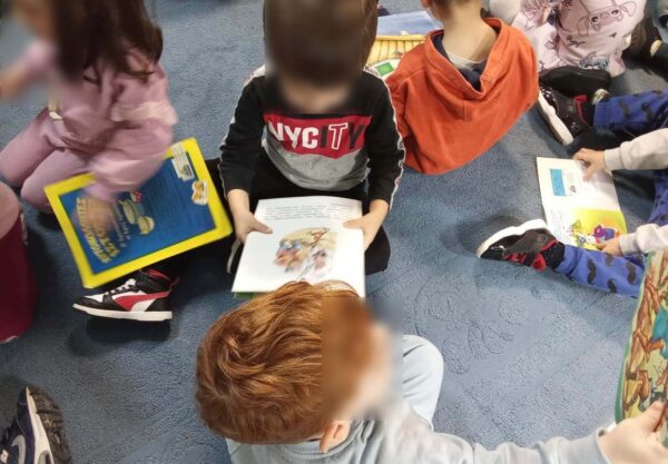 Βιβλιοπαρουσίαση για μαθητές δημοτικού σχολείου στη Δημοτική Βιβλιοθήκη Ωραιοκάστρου