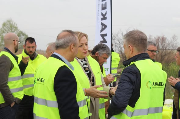 Δράση καθαρισμού μπαζοαπορριμμάτων στη ΒΙ.ΠΕ. Σίνδου σε συνεργασία με την ΑΝΑΚΕΜ (pics)