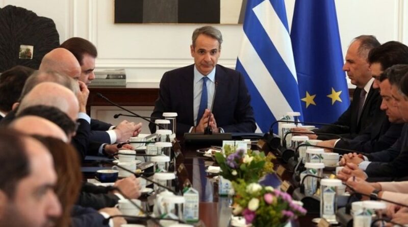 Μητσοτάκης: Στα 920 ευρώ ο κατώτατος μισθός από 1η Απριλίου