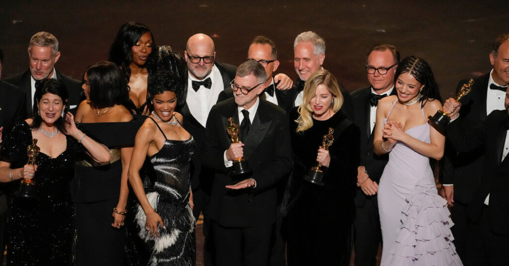 Βραβεία Όσκαρ 2026: Σάρωσε το «One Battle After Another» με έξι αγαλματίδια – Αναλυτικά οι νικητές