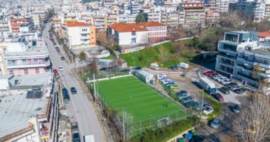 Παραδόθηκε το γήπεδο 5x5 της Τριανδρίας, άλλη μία σημαντικήκοινωνική-αθλητική προσφορά του ΜΕΑΣ ΤΡΙΤΩΝ και της εταιρείας ΑΝΑΔΟΜΩ