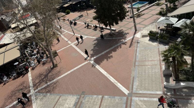 Άλλαξε όψη η κεντρική πλατεία του Ευόσμου (pic)
