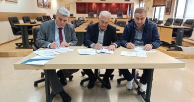 Υπογράφτηκε η προγραμματική σύμβαση εκπόνησης μελέτης για τη συντήρηση της γέφυρας της Λεωφόρου Δενδροποτάμου