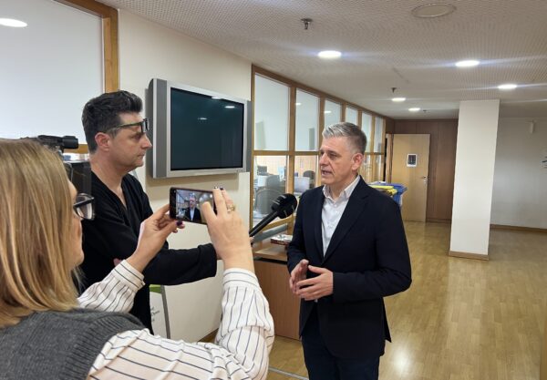 Στο ΥΠΕΝ και 4 συναρμόδια Υπουργεία η πρόταση Γιουτίκα για τους παράνομους μπαζότοπους