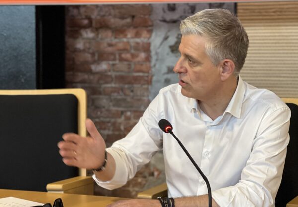 Πρωτοβουλία Γιουτίκα για τον καθαρισμό του Θερμαϊκού - Βάζει "πλάτη" η Αντιπεριφέρεια Θεσσαλονίκης