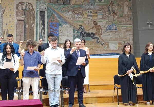 Και επισήμως πτυχιούχος ο Λευτέρης Αλεξανδρίδης (pics)