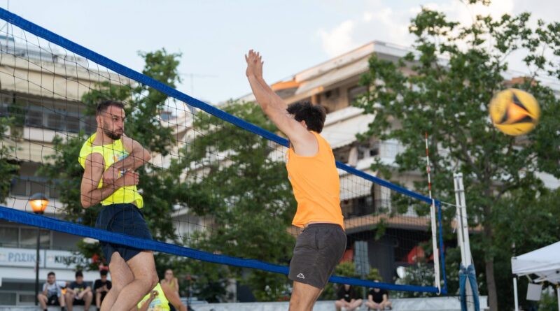 Άμμος, παλμός και δυνατές συγκινήσεις: Το 8ο Τουρνουά Αναψυχής Beach Volley Mixed 2x2 ξεσήκωσε το Ελευθέριο Κορδελιό