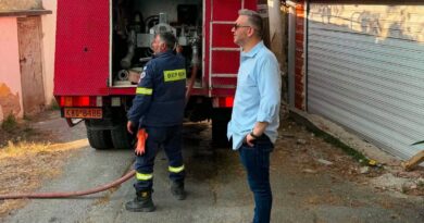 Τσακίρης: «Δεν υπάρχουν λόγια. Ένας ενήλικας και ένα παιδί 12 ετών έχασαν τη ζωή τους με τραγικό τρόπο»
