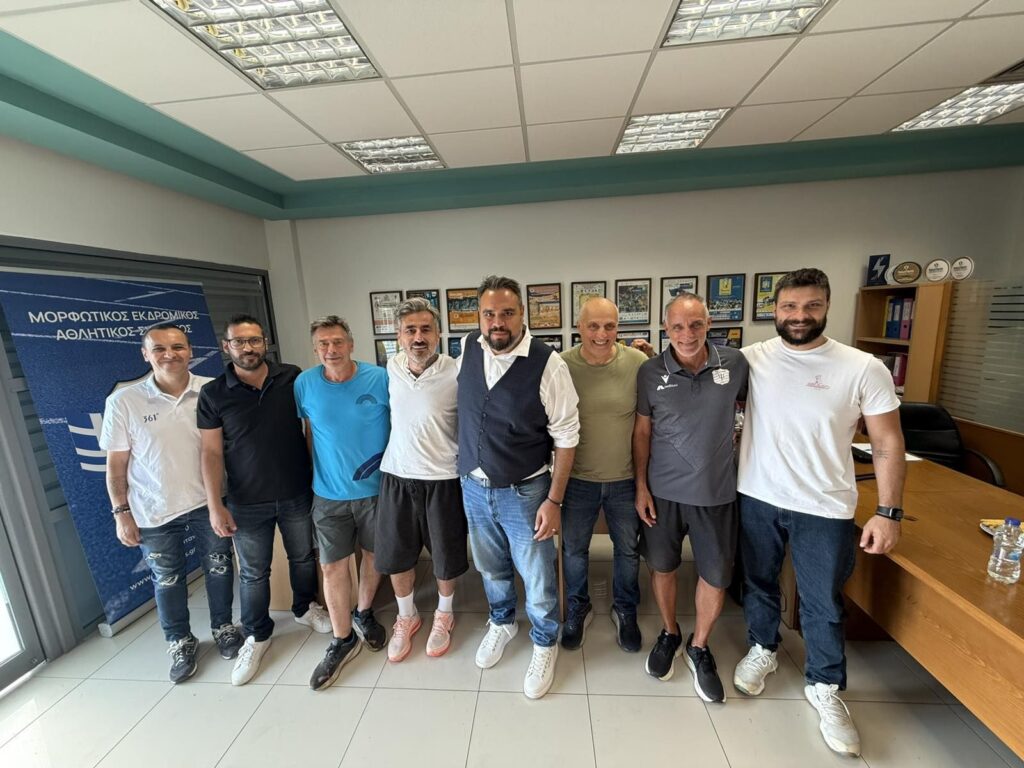 Ο Γιώργος Μαυρίδης «τρέχει» στον 14ο Διεθνή Νυχτερινό Ημιμαραθώνιο Θεσσαλονίκης - ZeniΘ!