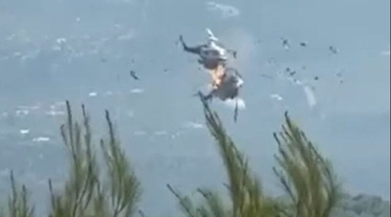 Σύγκρουση πυροσβεστικών ελικοπτέρων στην Ψάθα: Δύο νεκροί και δύο ελαφρά τραυματίες (vid)