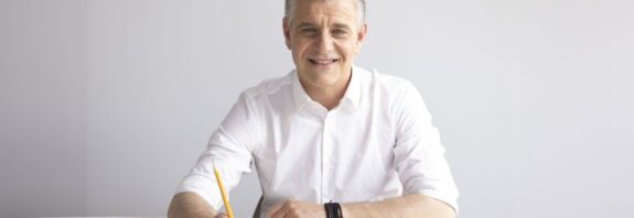 Αγώνας δρόμου για την έγκαιρη έναρξη των σχολικών δρομολογίων με τις αυξήσεις στις αποζημιώσεις που εξασφάλισε ο Κ. Γιουτίκας