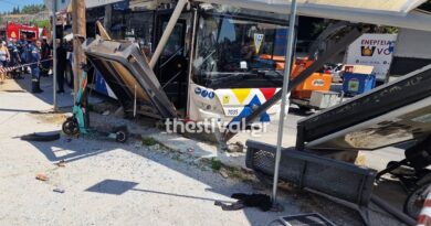 Λεωφορείο έπεσε σε στάση στη δυτική Θεσσαλονίκη – Τουλάχιστον τέσσερις τραυματίες (vid)