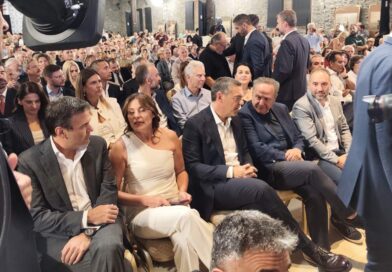 "Θερμό" τετ α τετ Τσίπρα - Αγγελούδη (vid)