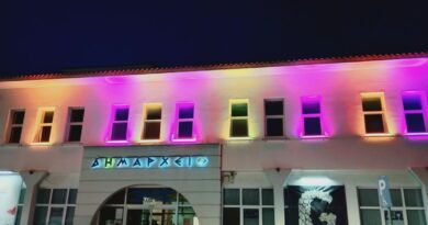 Φωταγωγήθηκε το Δημαρχείο Ωραιοκάστρου για την Παγκόσμια Ημέρα για την Αναπτυξιακή Γλωσσική Διαταραχή