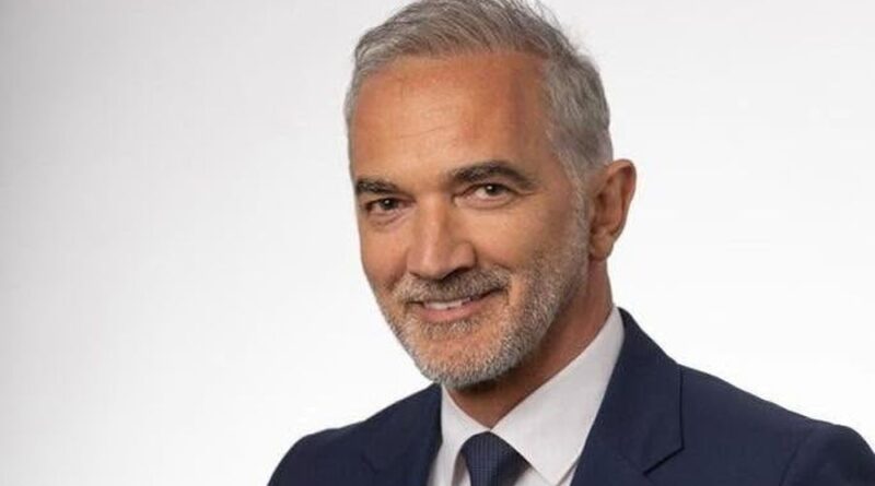 Μάριος Σαλμάς: «Απαγορεύεται σοβαρός άνθρωπος να ασχολείται με τον κ. Γεωργιάδη που χοροπηδάει σαν πίθηκος και φωνάζει α και ου»