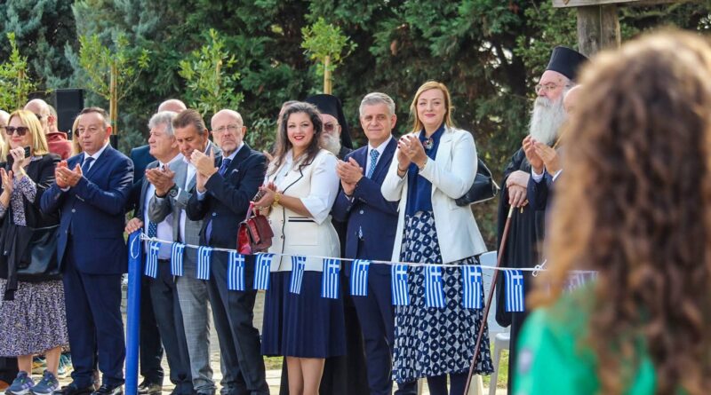 Ημέρα τιμής και μνήμης για τη Χαλάστρα – Κατάθεση στεφάνων και παρέλαση (pics)